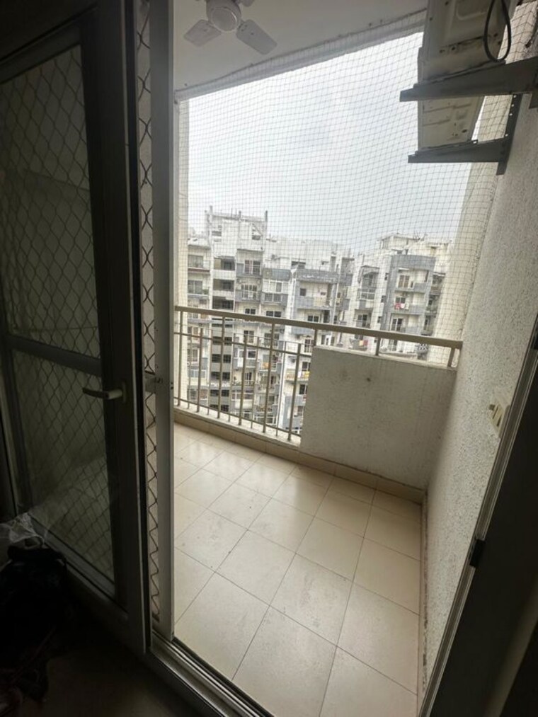 Balcony, antriksh-golf-view-ii 3 Bedroom 1456 Sq.Ft. Apartment In Sector 78 Noida 10543622