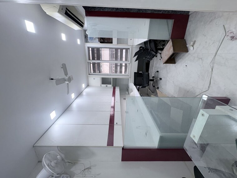 Team Area, netaji subhash place Commercial Office Space 500 Sq.Ft. In Netaji Subhash Place Delhi 10543624