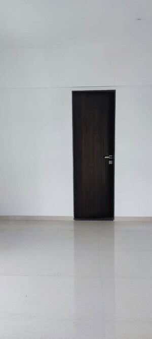 Room in 2 BHK Apartment at Arkade Aspire, Goregaon East – for Rent