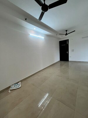 3.5 BHK Apartment For Rent in Elite Golf Green, Sector 79