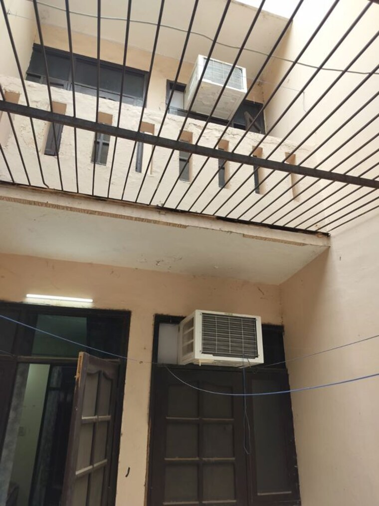 Exterior View, ss-southend-floors 2 Bedroom 1800 Sq.Ft. Builder Floor In South City 2 Gurgaon 10543651