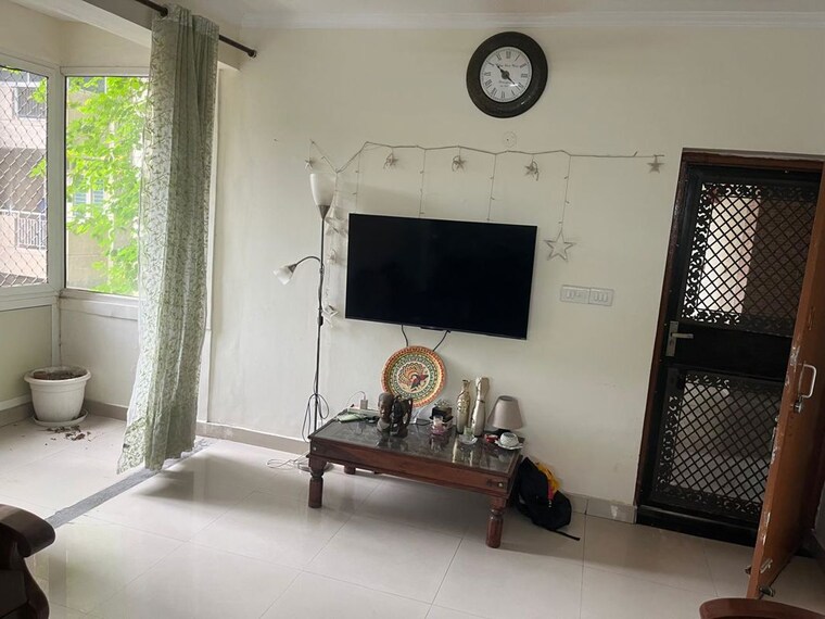 Living Room, rwa-jalvayu-towers 3 Bedroom 1350 Sq.Ft. Apartment In Sector 47 Noida 10543652