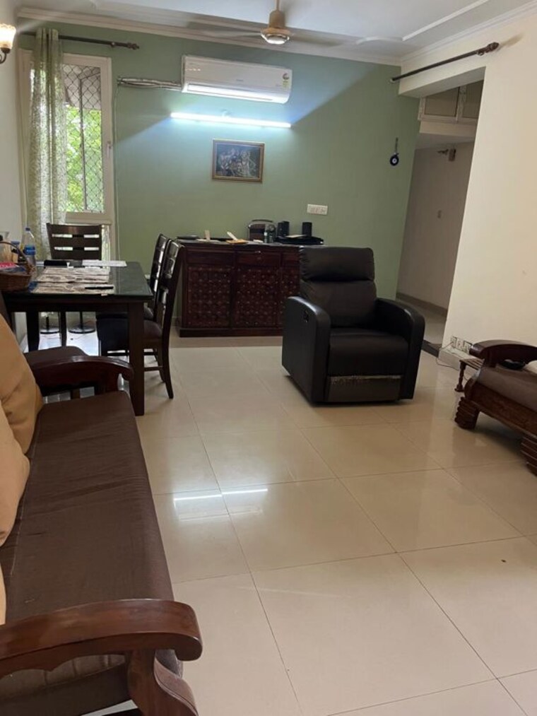 Living Room, rwa-jalvayu-towers 3 Bedroom 1350 Sq.Ft. Apartment In Sector 47 Noida 10543652