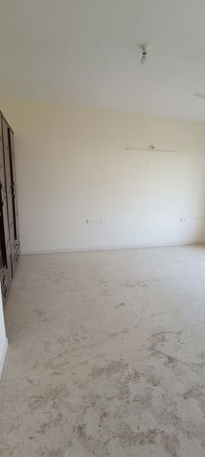Room in 3 BHK Apartment at Kalpataru Hills Phase II, Manpada – for Rent