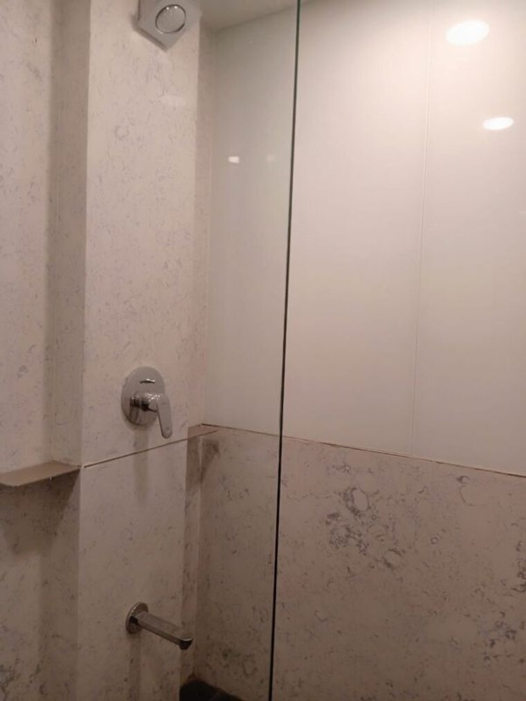 Bathroom, lodha-new-cuffe-parade 2 Bedroom 900 Sq.Ft. Apartment In Wadala Mumbai 10543656