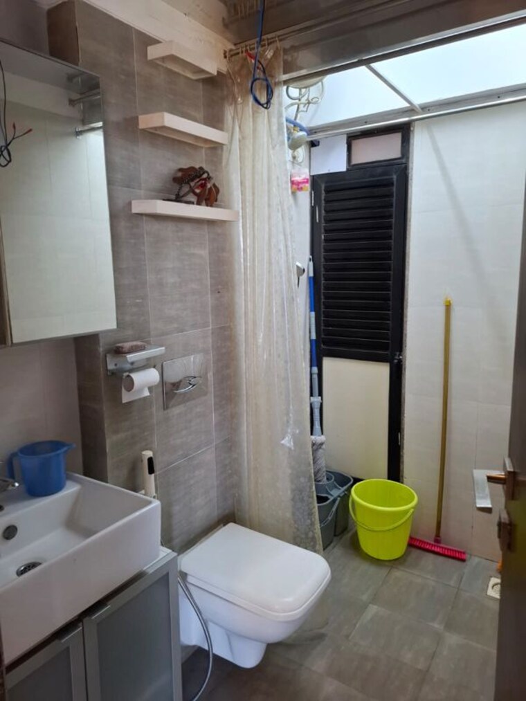 Bathroom, kanakia-rainforest 2 Bedroom 650 Sq.Ft. Apartment In Andheri East Mumbai 10543658