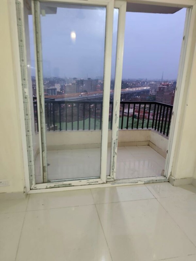 Bathroom, amrapali-hanging-gardens 3 Bedroom 1350 Sq.Ft. Apartment In Sector 107 Noida 10543700