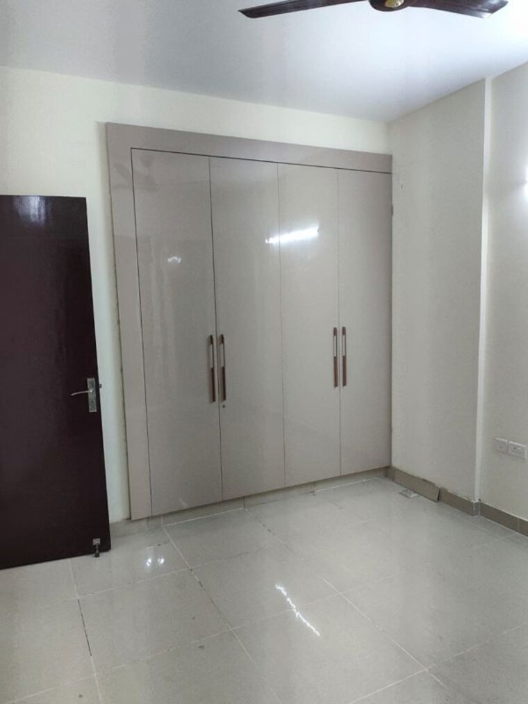 Room, amrapali-hanging-gardens 3 Bedroom 1350 Sq.Ft. Apartment In Sector 107 Noida 10543700