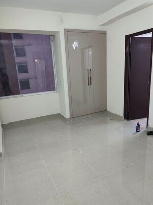Room in 3 BHK Apartment at Amrapali Hanging Gardens, Sector 107 – for Sale