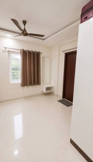 Room in 3 BHK Apartment at Prestige Beverly Hills, Kokapet – for Rent