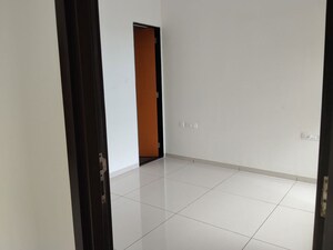Room in 1 BHK Apartment at Chandak 34 Park Estate, Goregaon West – for Rent