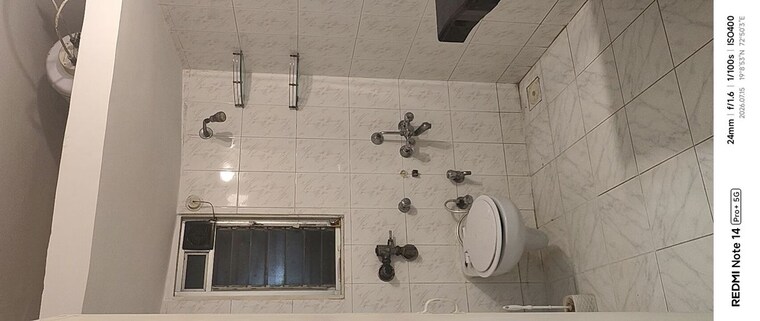 Bathroom, serenity-tower 3 Bedroom 1500 Sq.Ft. Apartment In Andheri West Mumbai 10543771