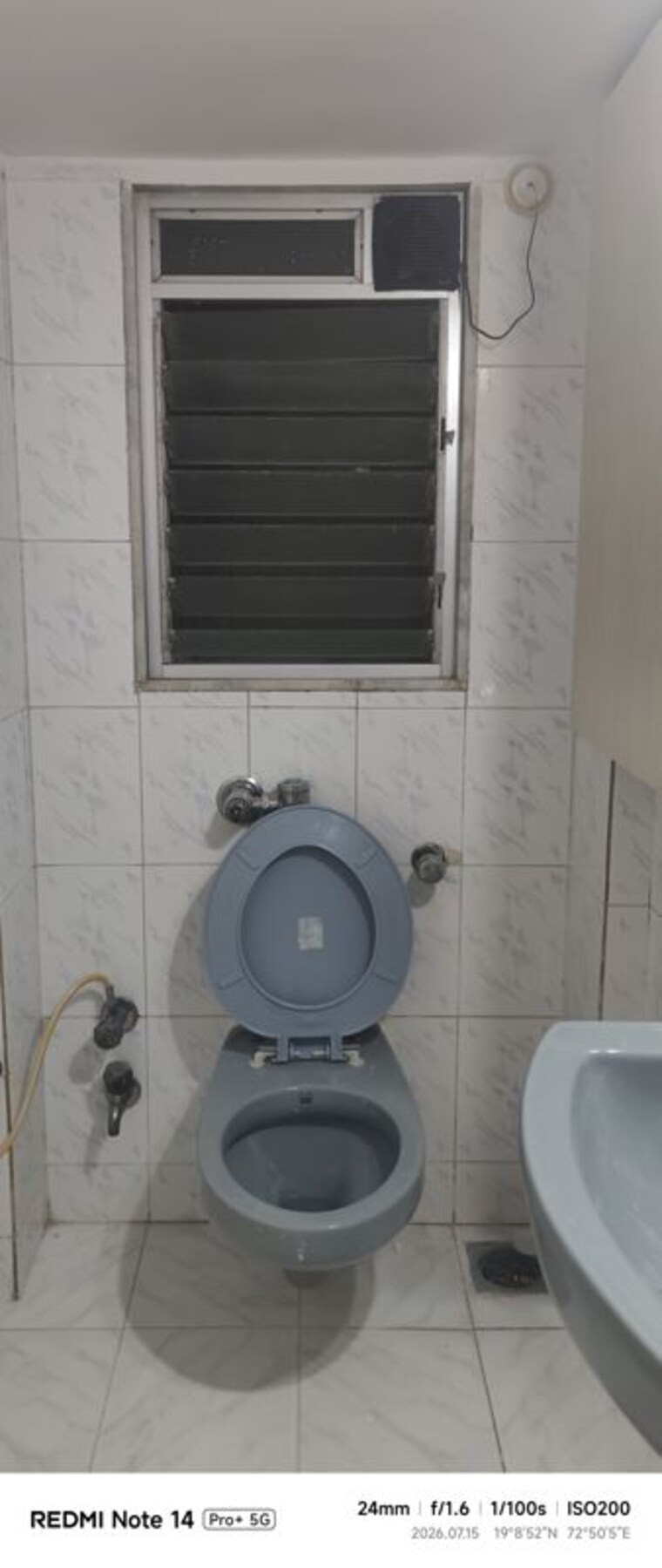 Bathroom, serenity-tower 3 Bedroom 1500 Sq.Ft. Apartment In Andheri West Mumbai 10543771