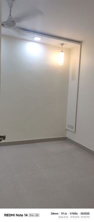 Room in 3 BHK Apartment at Serenity Tower, Andheri West – for Rent