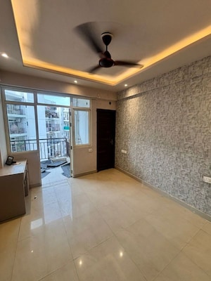 Room in 2 BHK Apartment at Suncity Avenue 76, Sector 76 – for Sale