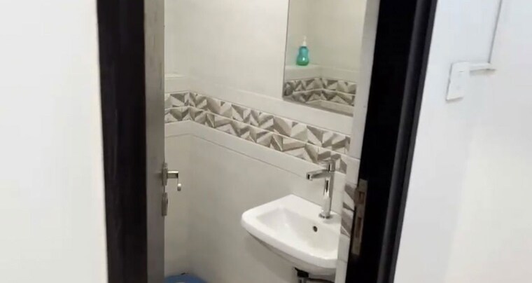 Bathroom, dheeraj-insignia 3.5 Bedroom 2260 Sq.Ft. Apartment In Bandra East Mumbai 10543800