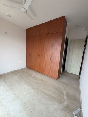 Room in 3 BHK Apartment at Adani Ten BKC, Bandra East – for Rent