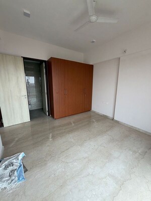 Room in 3 BHK Apartment at Adani Ten BKC, Bandra East – for Rent