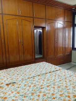 2 BHK +Builder Floor For Rent in Sector 21