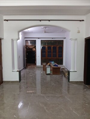 Building Lobby in 2 BHK Builder Floor at Ansal Plaza Sector-23, Sector 23 – for Rent