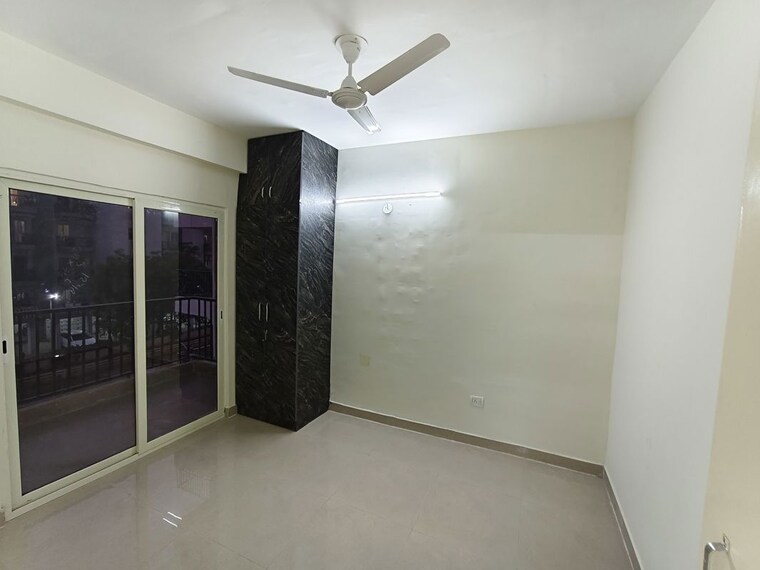 Room, gls-avenue-51 2 Bedroom 550 Sq.Ft. Apartment In Sector 92 Gurgaon 10543837