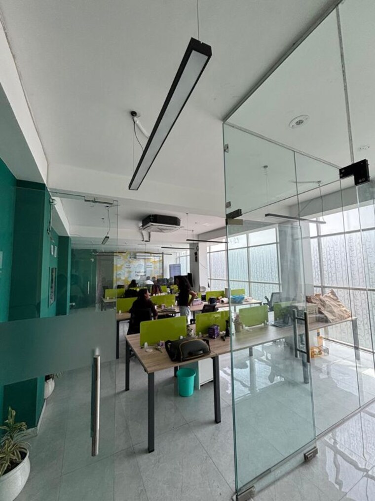 Team Area, sector 16 Commercial Office Space 2500 Sq.Ft. In Sector 16 Noida 10543789