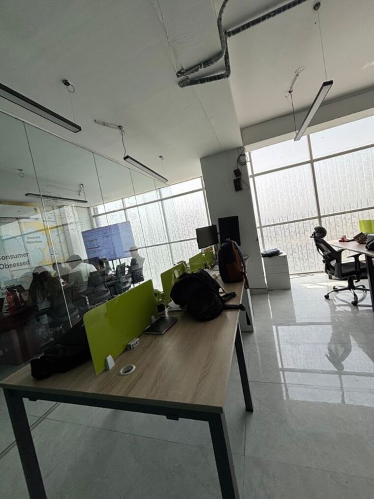 Team Area, sector 16 Commercial Office Space 2500 Sq.Ft. In Sector 16 Noida 10543789