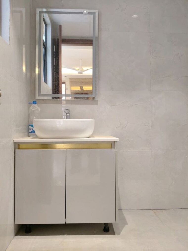 Bathroom, anant-raj-ashok-estate 3 Bedroom 2000 Sq.Ft. Apartment In Sector 63a Gurgaon 10543875