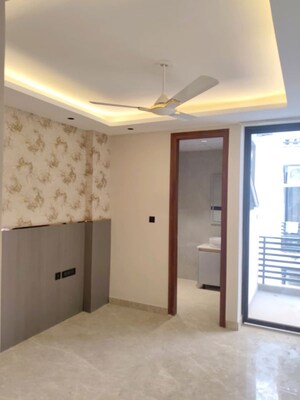 Room in 3 BHK Apartment at Anant Raj Ashok Estate, Sector 63a – for Rent
