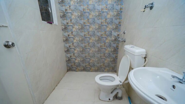Bathroom, signature-global-the-millennia 2 Bedroom 645 Sq.Ft. Apartment In Sector 37d Gurgaon 10543887