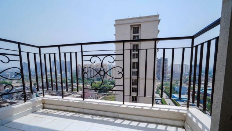 Balcony, signature-global-the-millennia 2 Bedroom 645 Sq.Ft. Apartment In Sector 37d Gurgaon 10543887