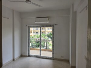 Room in 3 BHK Apartment at Tashee Capital Gateway, Sector 111 – for Rent
