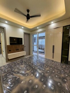 3 BHK + Basement,Store Room Apartment For Rent in Smart World Orchard