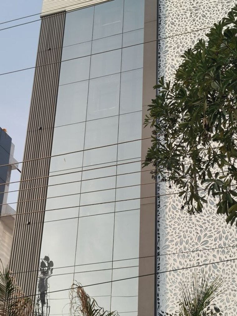 Balcony, sector 69 Commercial Office Space 120 Sq.Mt. In Sector 69 Noida 10543911