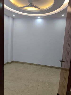 Room in 3 BHK Builder Floor at Gautam Nagar – for Sale