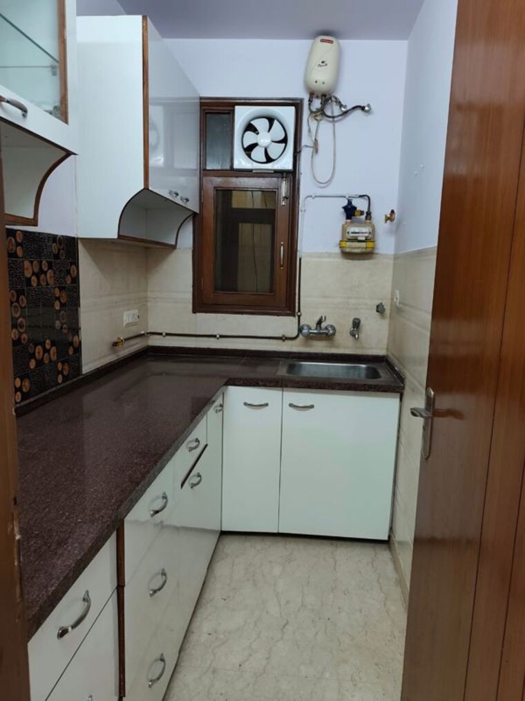 Kitchen, gautam nagar 3 Bedroom 1350 Sq.Ft. Builder Floor In Gautam Nagar Delhi 10543949