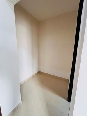 Room in 2 BHK Builder Floor at Sector 32 – for Rent