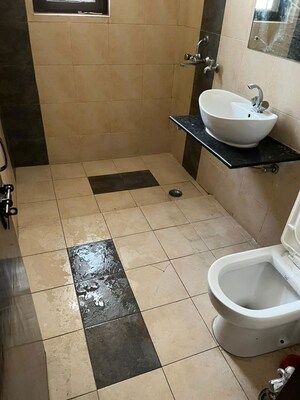 Bathroom in 2 BHK Builder Floor at Sector 32 – for Rent