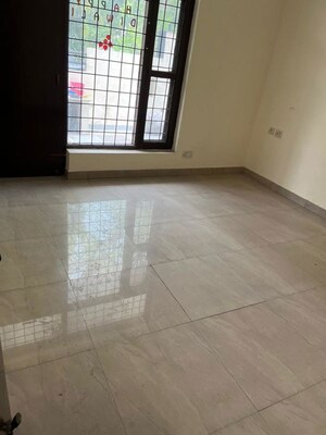 2 BHK Builder Floor For Rent in Sector 32