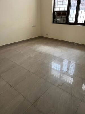 Room in 2 BHK Builder Floor at Sector 32 – for Rent
