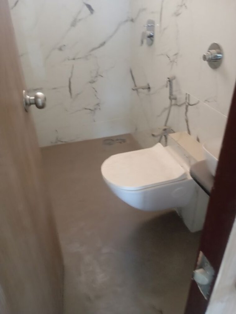 Bathroom, siv-akhand-anand 3 Bedroom 990 Sq.Ft. Apartment In Andheri East Mumbai 10543955