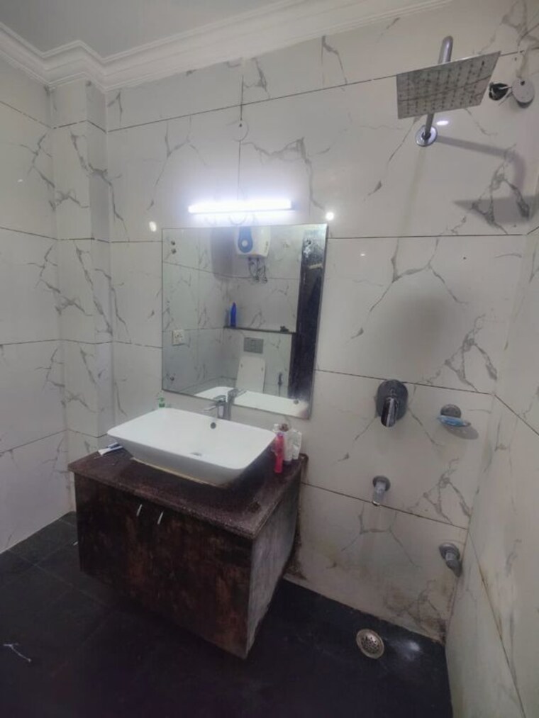 Bathroom, sector 45 3 Bedroom 2200 Sq.Ft. Builder Floor In Sector 45 Gurgaon 10543926