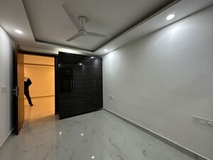 Room in 3 BHK Builder Floor at Saket – for Rent