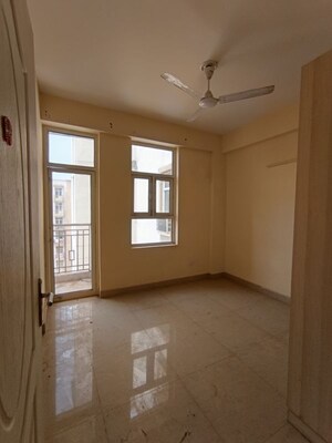 Room in 2 BHK Apartment at Shree Vardhman Mantra, Sector 67 – for Rent