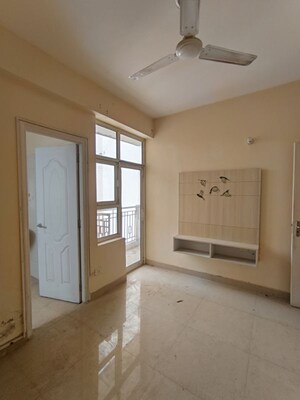 Room in 2 BHK Apartment at Shree Vardhman Mantra, Sector 67 – for Rent