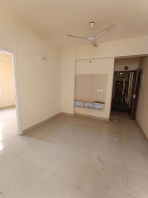 Room in 2 BHK Apartment at Shree Vardhman Mantra, Sector 67 – for Rent