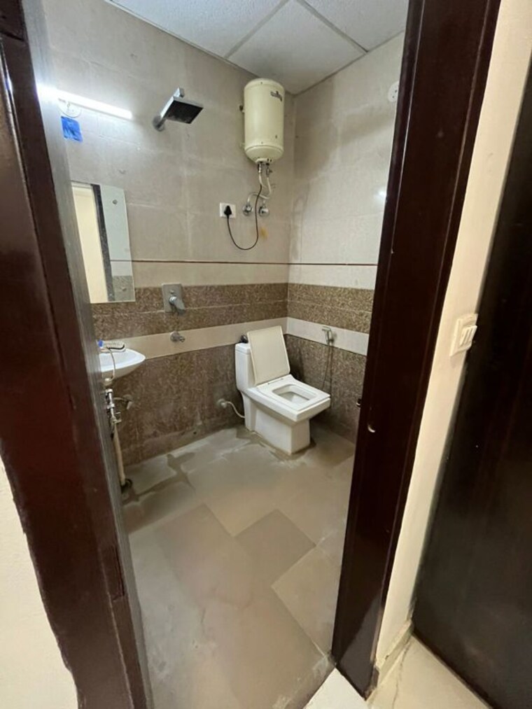 Bathroom, emaar-gurgaon-greens 3 Bedroom 1890 Sq.Ft. Apartment In Sector 102 Gurgaon 10543985