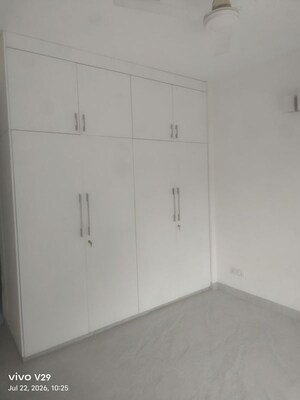 Room in 3 BHK Apartment at Tata Primanti-Tower Residences, Sector 72 – for Rent