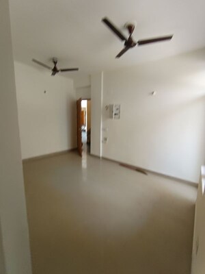 2 BHK Apartment For Rent in Shree Vardhman Mantra, Sector 67
