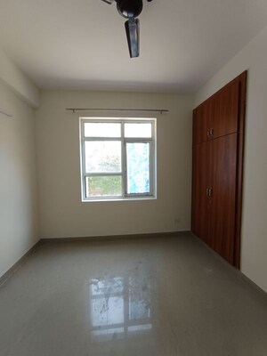 Room in 2 BHK Apartment at Shree Vardhman Mantra, Sector 67 – for Rent